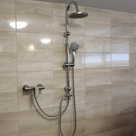 Apartmanovy Dom Stummerova 홈스테이