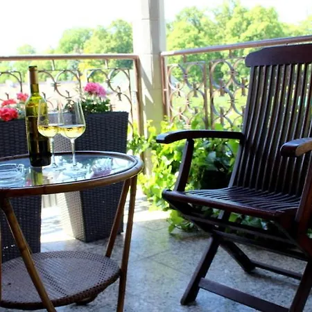 Apartmanovy Dom Stummerova *